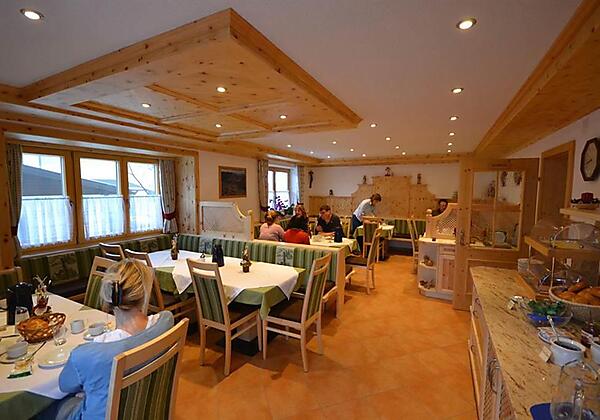 pension_lothringerhof_dorfgastein_fruehstuecksraum