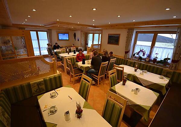 pension_lothringerhof_dorfgastein_fruehstuecksraum