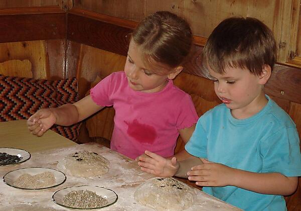 Beim Brot backen