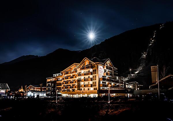 Hotel Mallaun Nachtansicht