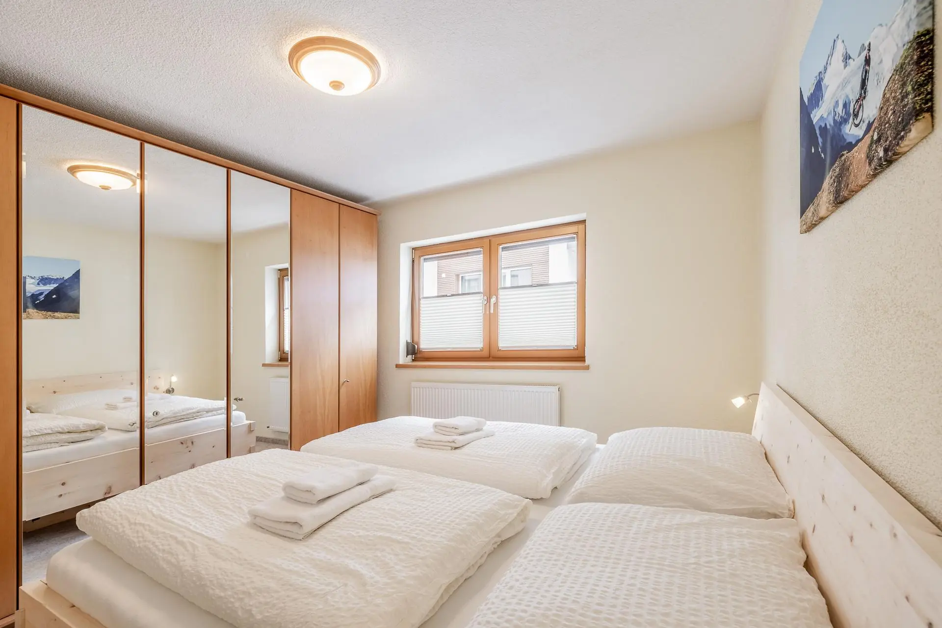 Schlafzimmer 1