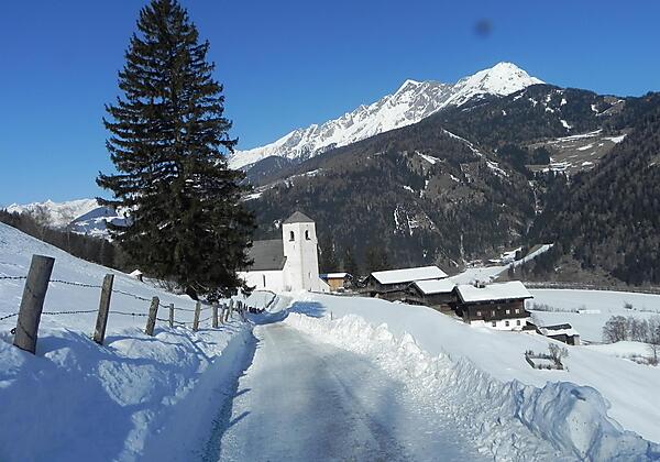 Blick zur St. Nikllauskirche