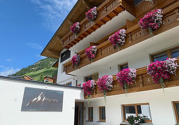 Hausbild Sommer | Birg 1414