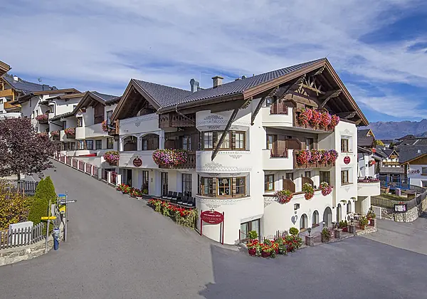 Aussenansicht Sommer Hotel Toalstock