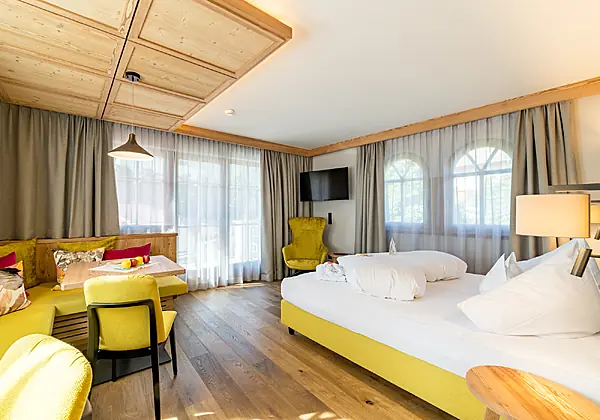 Mirabell Dolomites_Olang-Suedtirol_Zimmer_Garten