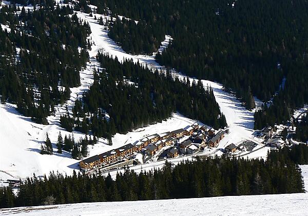 Pisten neben Monarchia Park