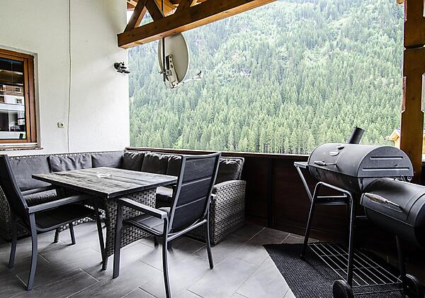 Terrasse mit Smokergrill