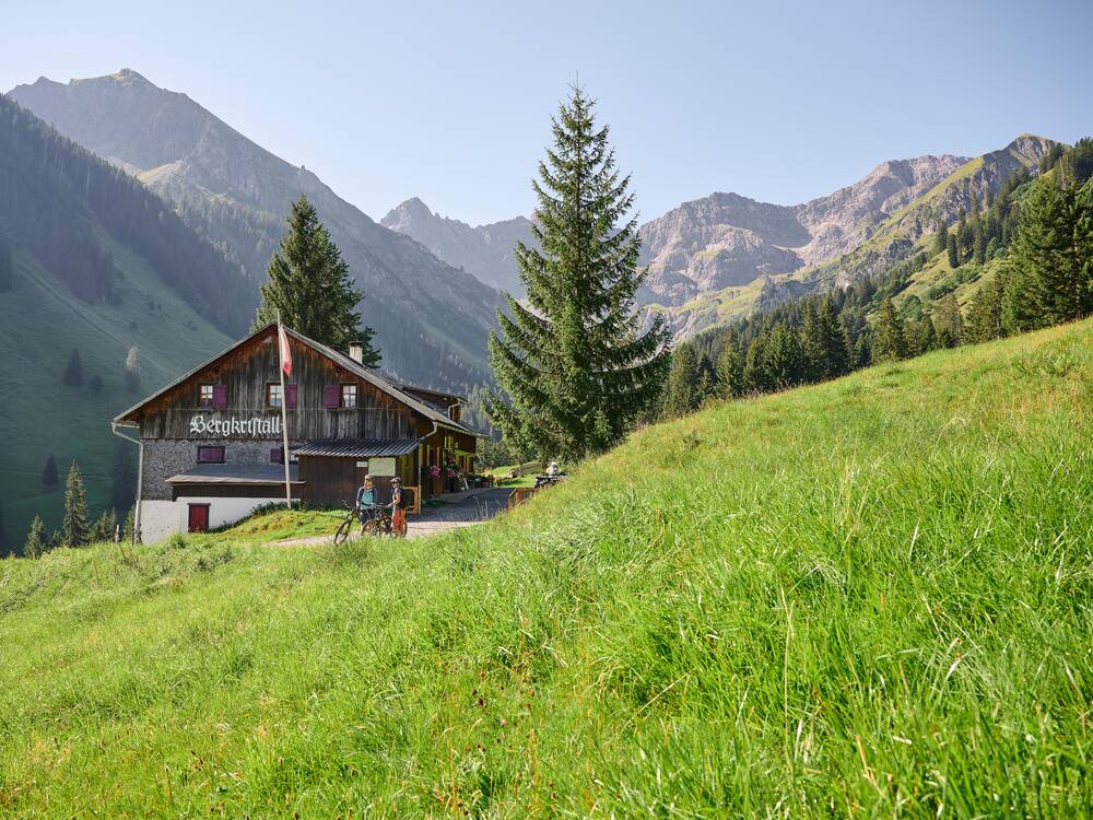 MountainbikenzurBergkristallhütteinAu_c_AlexKaiser-BregenzerwaldTourismusjpg.jpg