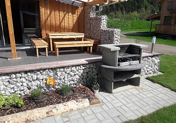 Grill mit Kräutergarten