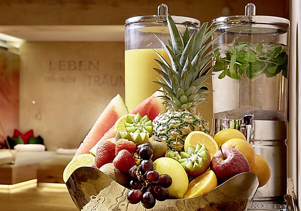 1481800619crop_khk16-0056