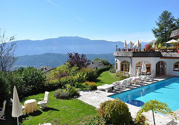 Außenpool Liegewiese