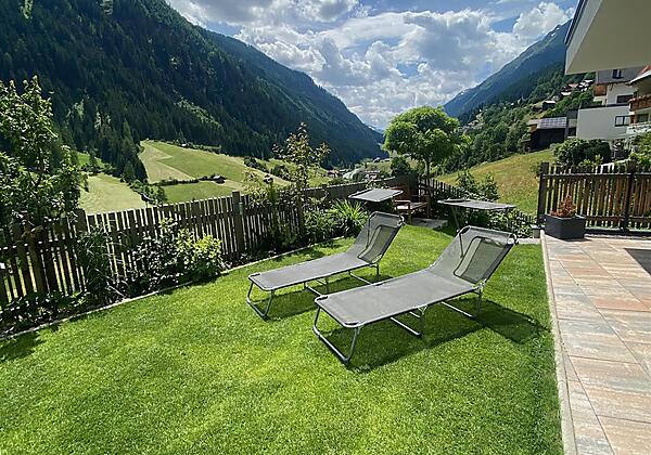 Garten Blick Richtung Ischgl