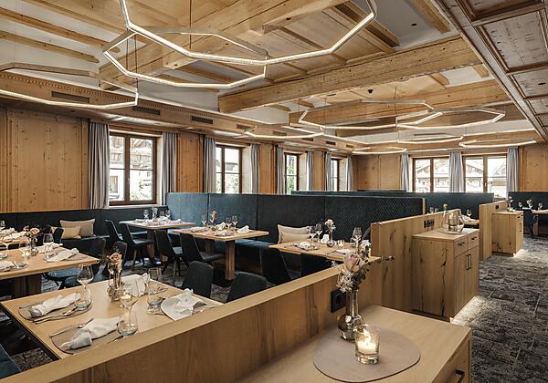 pachmair-1453-speisesaal-restaurant-annas-stubn-ca