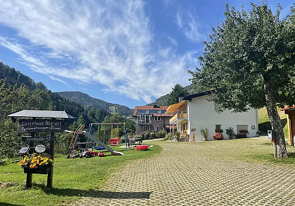 Spielbereich für Kinder - unser Hof