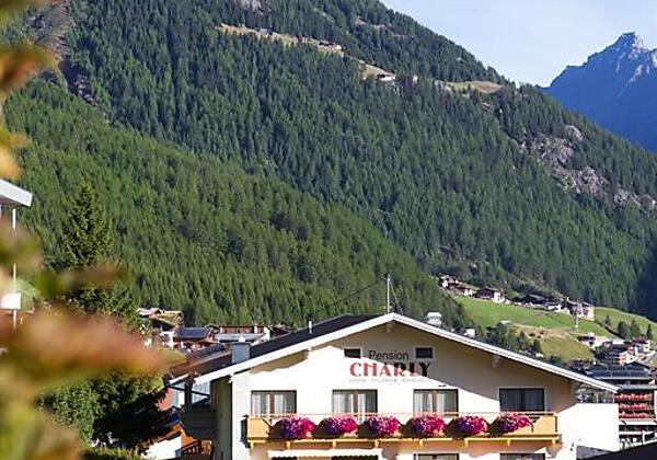 Pension Charly im Sommer