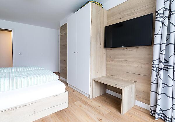 6cbe16cf-622c-4747-94a0-1e21fcbb0c75