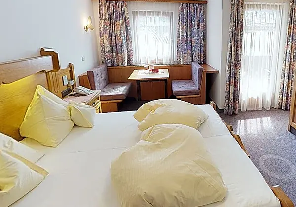 Ein Zimmer in der Pension Rosengarten