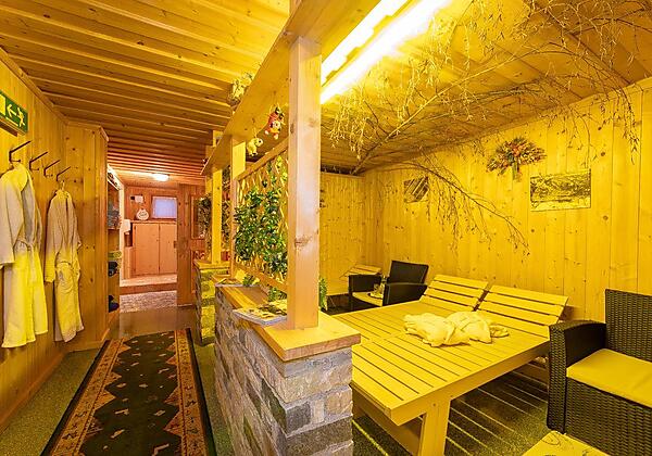 Kleine WellnessOASE mit Ruheraum  mit Sauna, Dampfbad und Kneipp-Becken