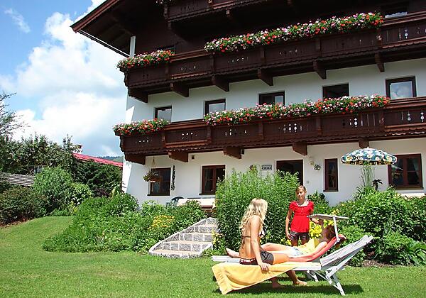 Garten / Liegewiese im Sonnenhof