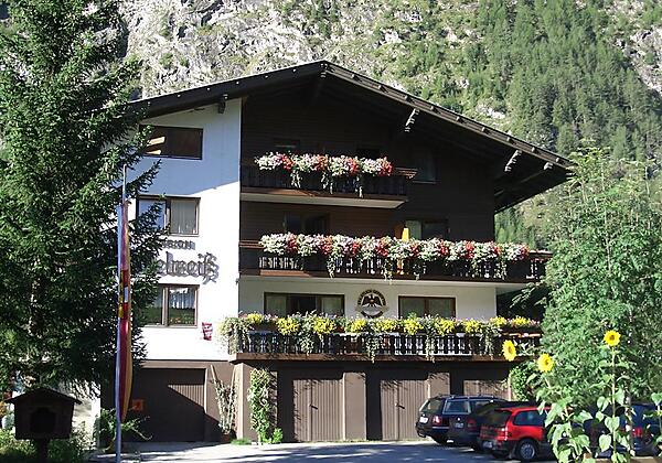 Pension Edelweiß im Sommer