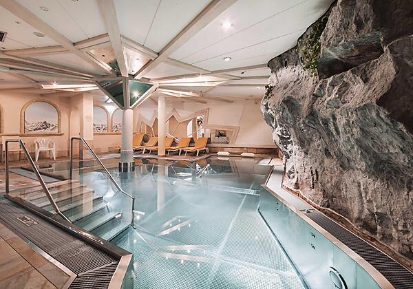 Hotel-Piz-Buin-Ischgl-Wellness-Schimmbecken-6