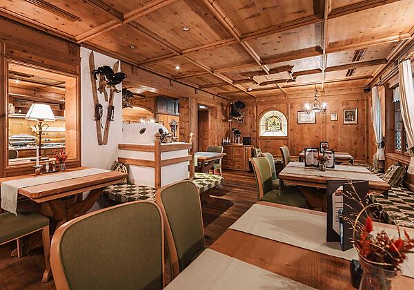 Hotel-Piz-Buin-Ischgl-Stube-1