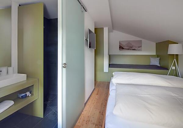 Weitblick_Schlafzimmer_Nasszelle