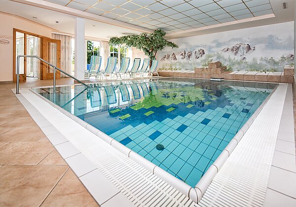 Panorama-Hallenschwimmbad im Residence Rossboden