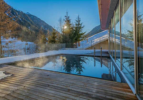 Wellnessbereich - Außenpool (6) (5000x3333)