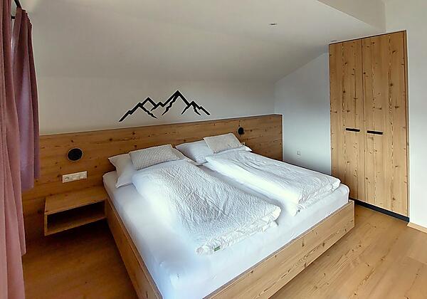 1_ Schlafzimmer Fewo Riedlhof