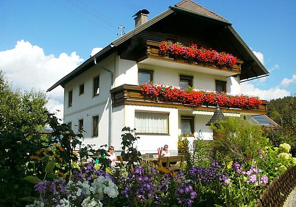 Hausansicht Sommer 2