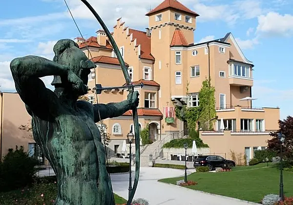 Schloss Mönchstein Hotel
