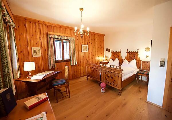 1. Stock Schlafzimmer