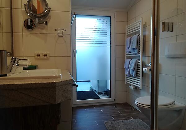 Dusche/WC Apart ENZIAN