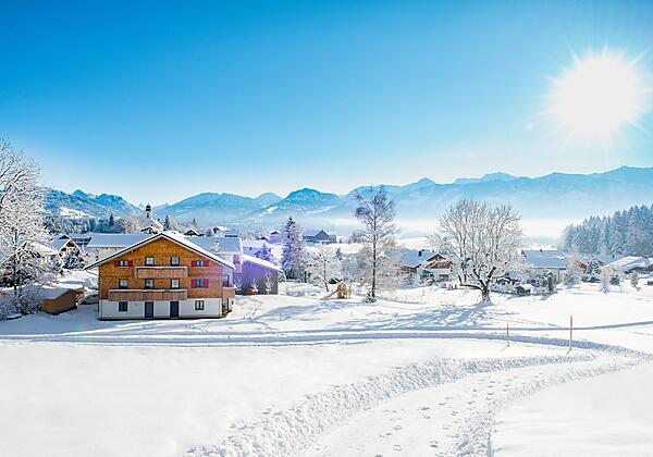 Tolle Aussicht im verschneiten Ofterschwang