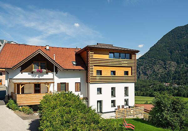 aussenansicht-von-kirchplatz