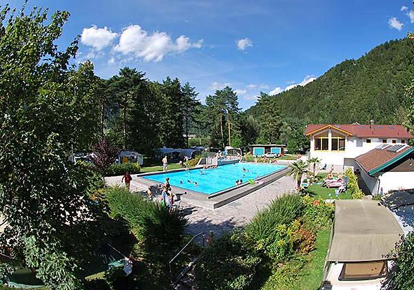 Pool am Schwimmbad Camping