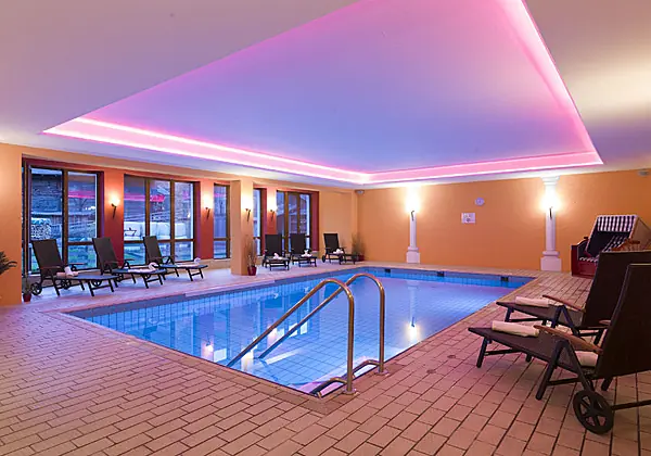 Das Hallenbad im SCOL Sporthotel Grossglockner
