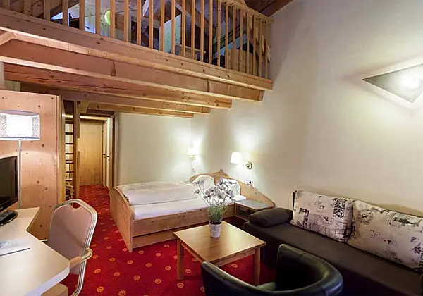 Ein Familienzimmer mit 2. Ebene im SCOL Sporthotel Grossglockner