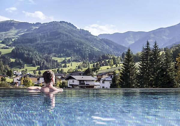 Rooftop-Pool-HotelSEPP-Hochkönig