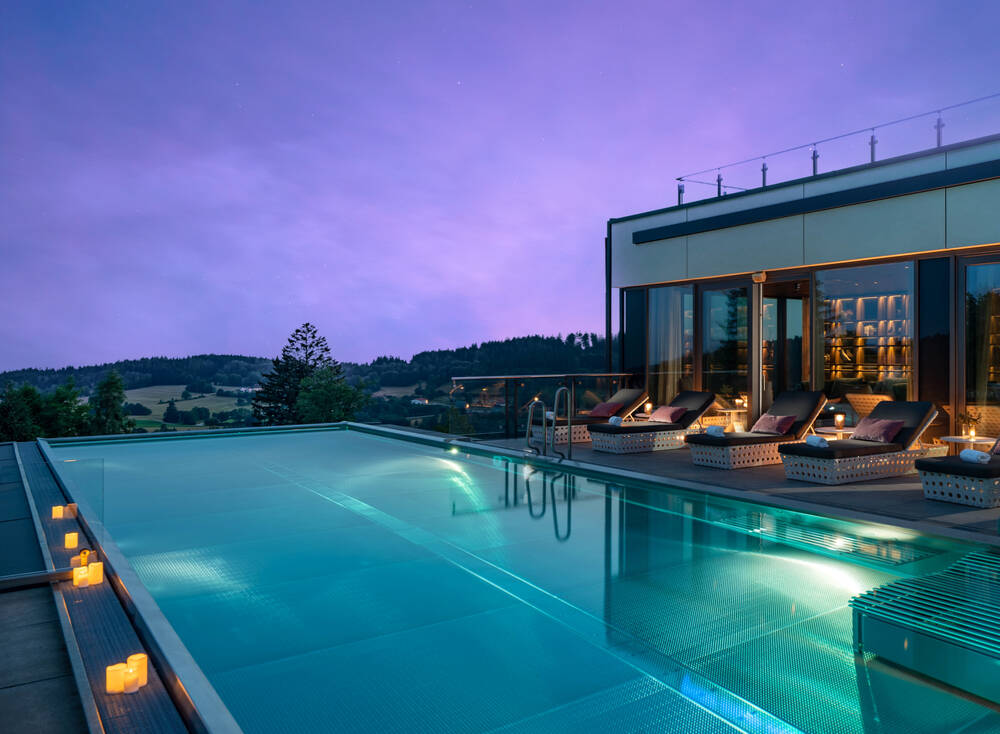Wellness-WaldSpa-Sky-Infinitypool_4_jpg.jpg