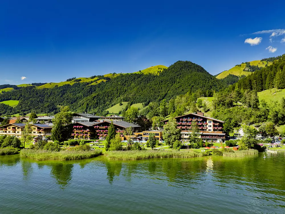 Sommerpanorama vom Ferienclub Bellevue am Walchsee