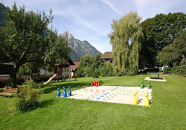 Riesen-Gartenspieljpg