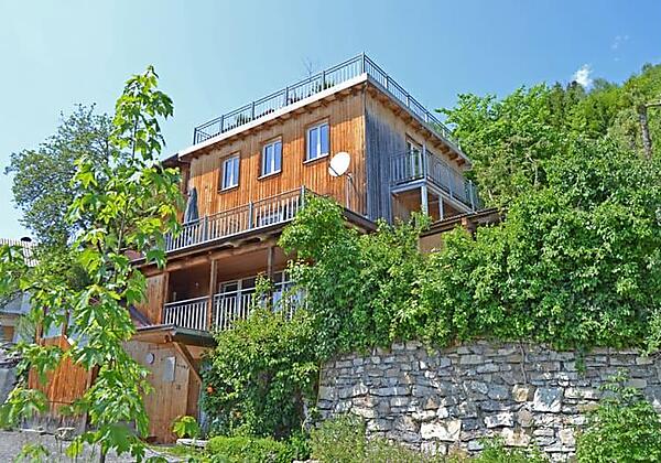 Haus von vorn Sommer