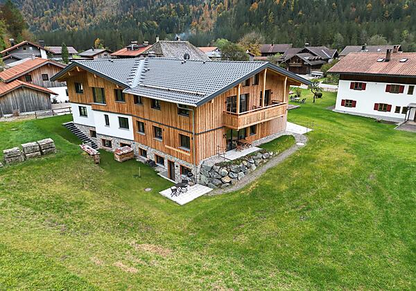 dji_fly_20241009_002956_350_1730123275432_photo