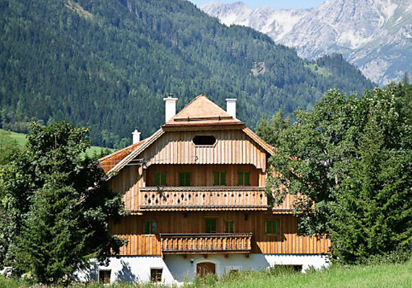 Sommeransicht vom Stoffngut in Tweng