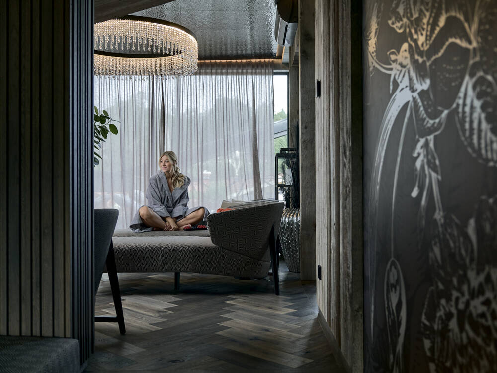 Wellnesshotel-dieHochkönigin-MariaAlm-SalzburgerLand-TiaraSpa-adultsonly-Wellnessbereich-Infinitypoo