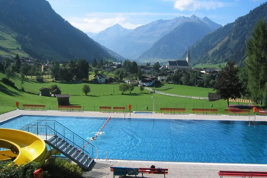 Schwimmbad - Sonnblickbad