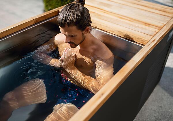 Eisbaden im Impuls Hotel Tirol (C) Marktl Photogra