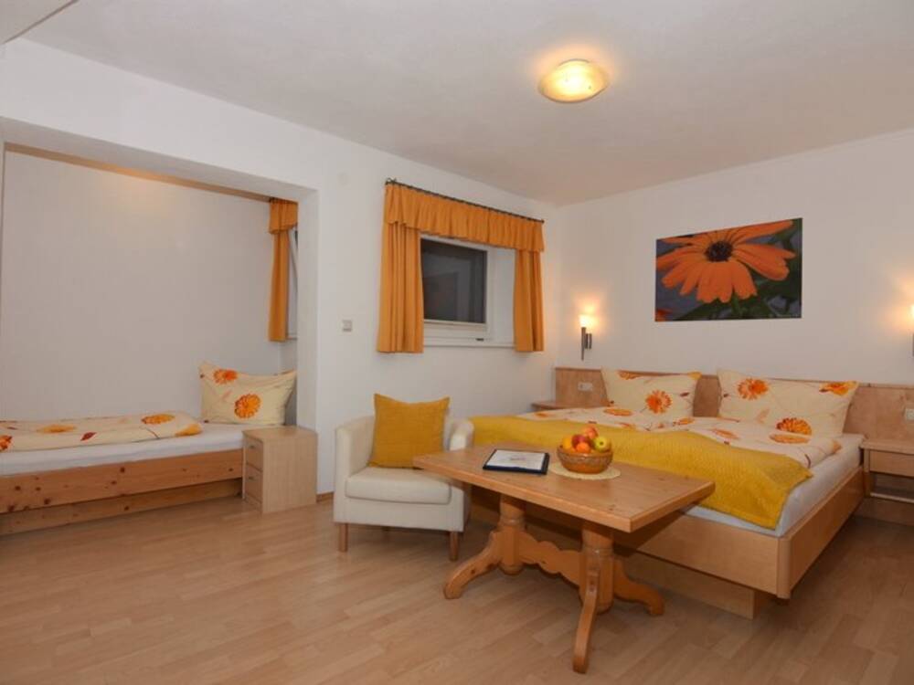 TOP 2*  Dreibettzimmer